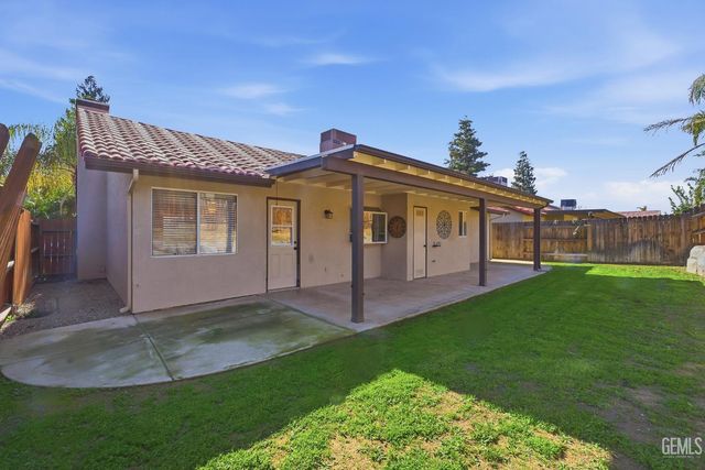 516 Sun Rose Avenue, Bakersfield, CA 93308