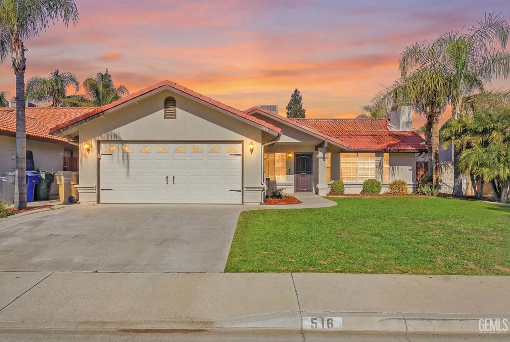 516 Sun Rose Avenue, Bakersfield, CA 93308