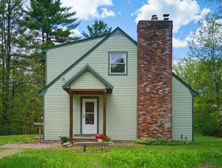 16 Depot Street, New Boston, NH 03070