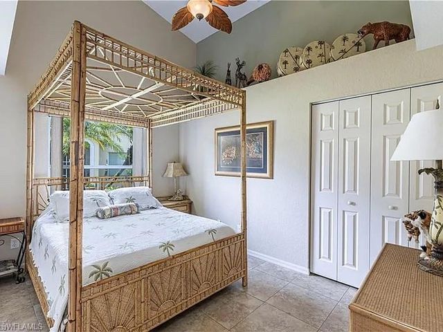 5595 Greenwood CIR # 92, Naples, FL 34112