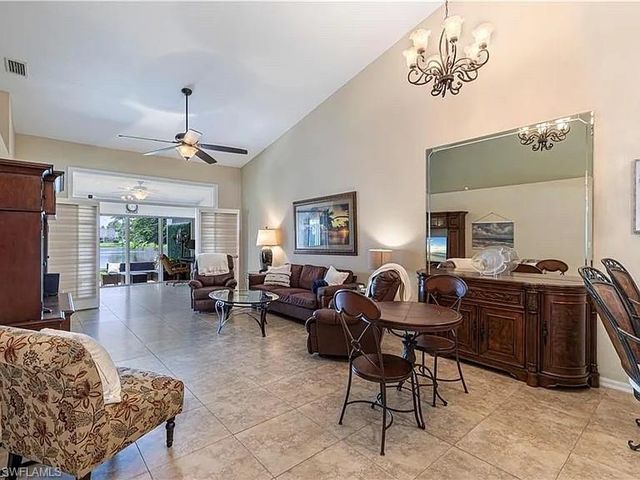 5595 Greenwood CIR # 92, Naples, FL 34112