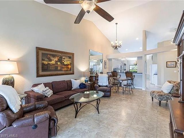 5595 Greenwood CIR # 92, Naples, FL 34112