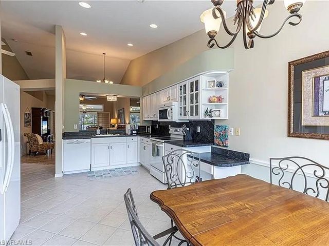 5595 Greenwood CIR # 92, Naples, FL 34112