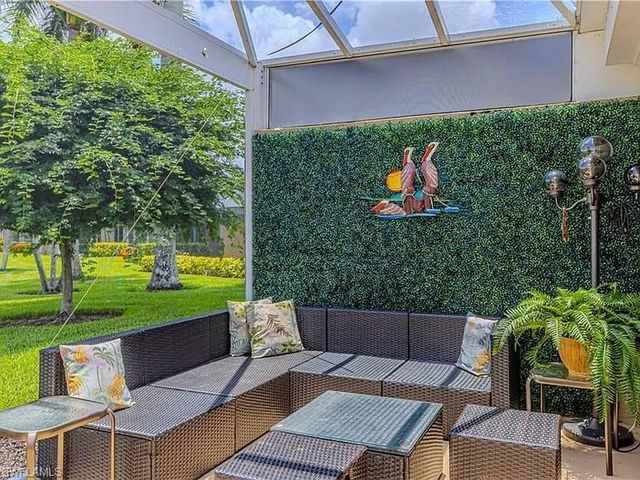 5595 Greenwood CIR # 92, Naples, FL 34112