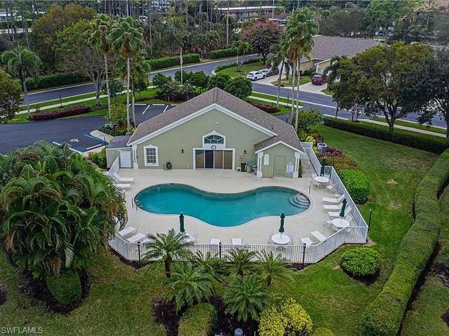 5595 Greenwood CIR # 92, Naples, FL 34112