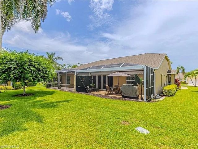 5595 Greenwood CIR # 92, Naples, FL 34112