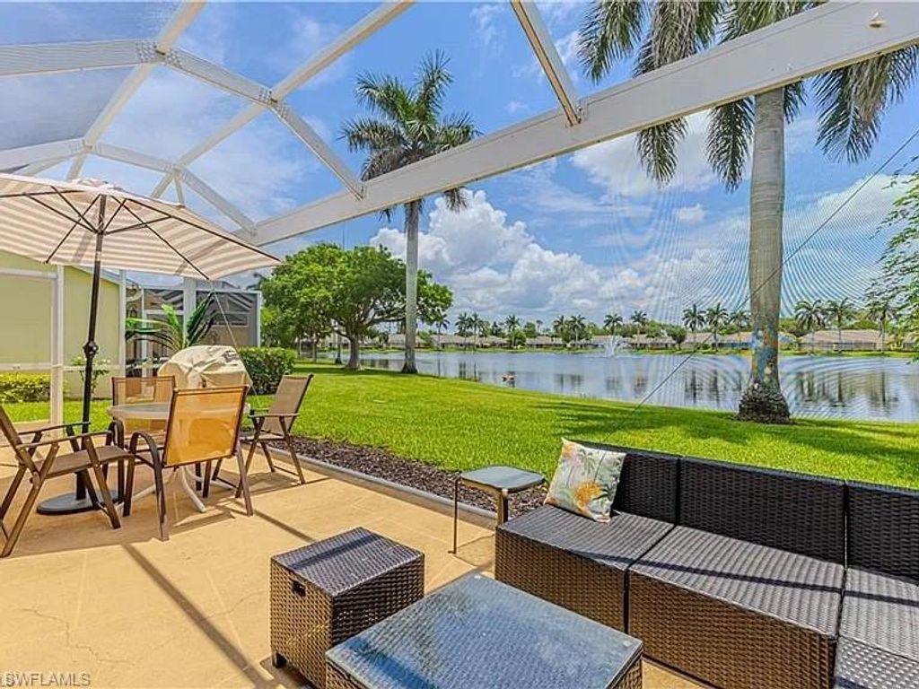 5595 Greenwood CIR # 92, Naples, FL 34112