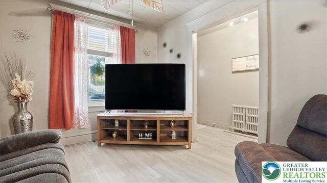 345 W Berwick Street, Easton, PA 18042