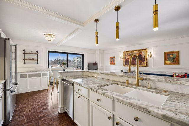 410 Groveland Avenue 404, Minneapolis, MN 55403