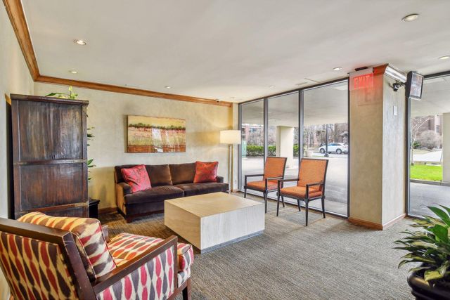 410 Groveland Avenue 404, Minneapolis, MN 55403