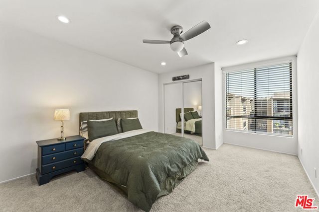 7320 Hawthorn Avenue 401, Los Angeles, CA 90046