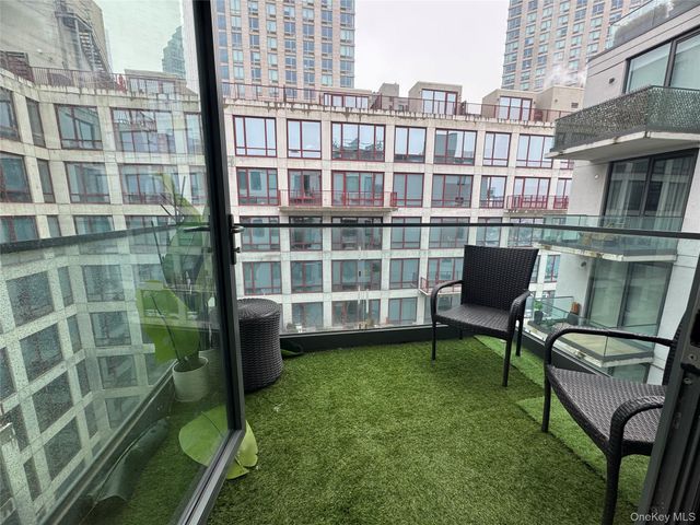 2218 Jackson Avenue 1006, Long Island City, NY 11101