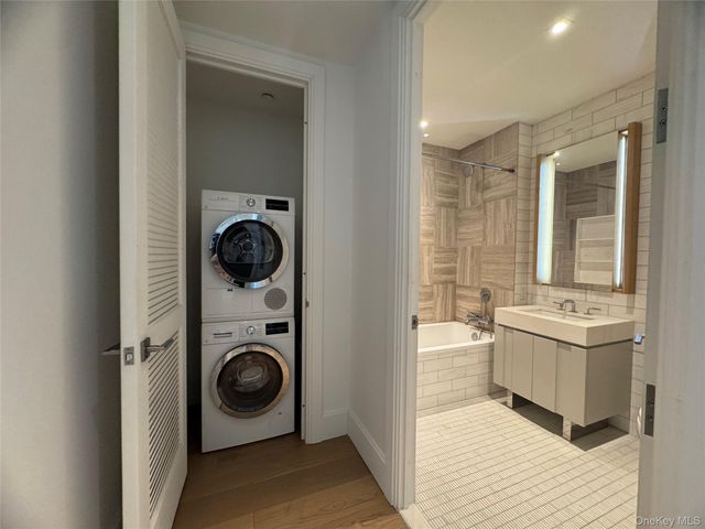 2218 Jackson Avenue 1006, Long Island City, NY 11101