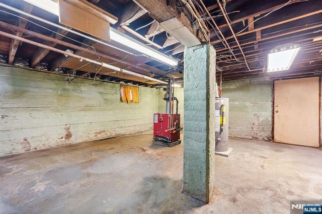 6 Enfield Avenue, Montclair, NJ 07042