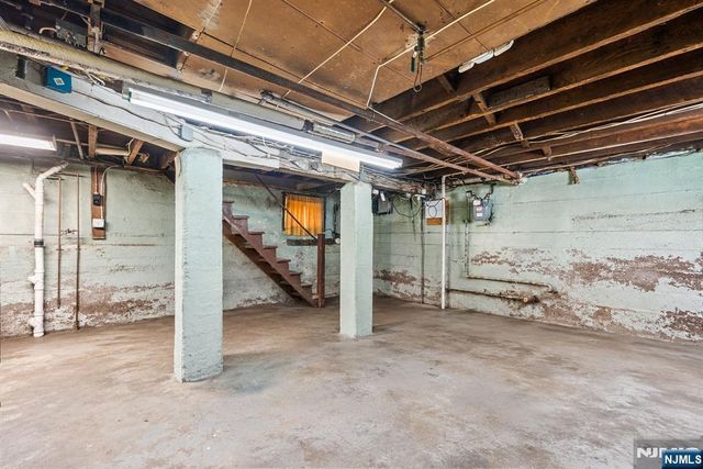 6 Enfield Avenue, Montclair, NJ 07042