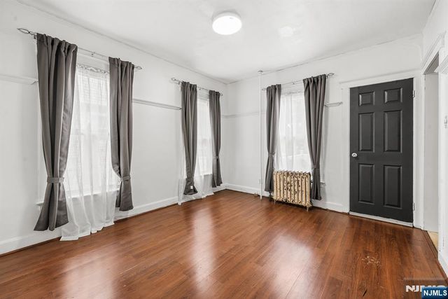 6 Enfield Avenue, Montclair, NJ 07042