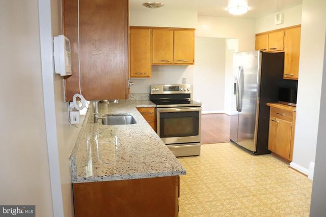 2831 CEDAR LN, Vienna, VA 22180