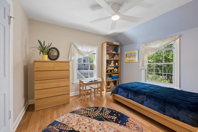 346 Lagoon Drive, Northfield, IL 60093