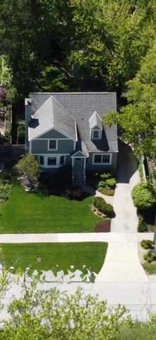 346 Lagoon Drive, Northfield, IL 60093