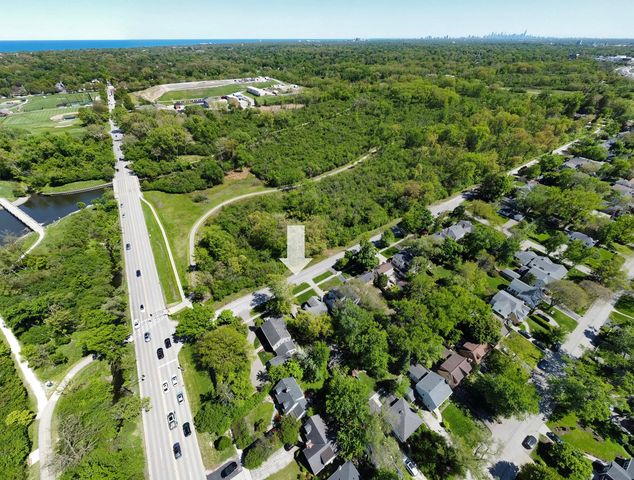 346 Lagoon Drive, Northfield, IL 60093