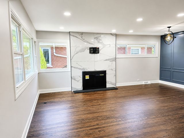913 S Na Wa Ta Avenue, Mount Prospect, IL 60056