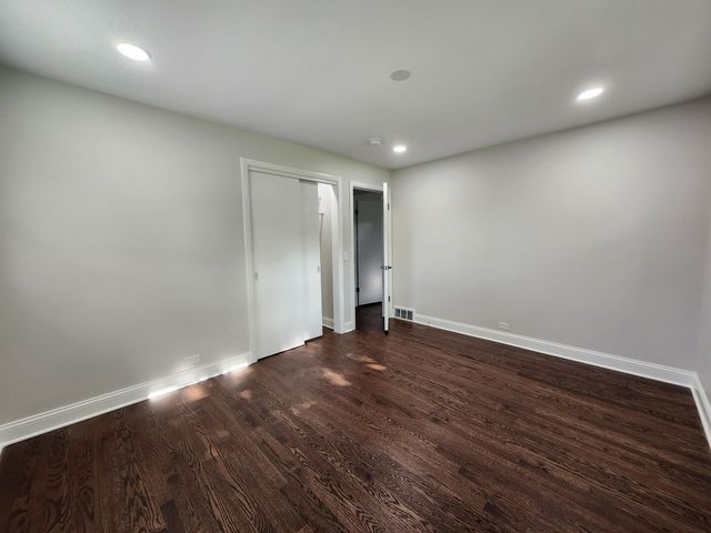 913 S Na Wa Ta Avenue, Mount Prospect, IL 60056