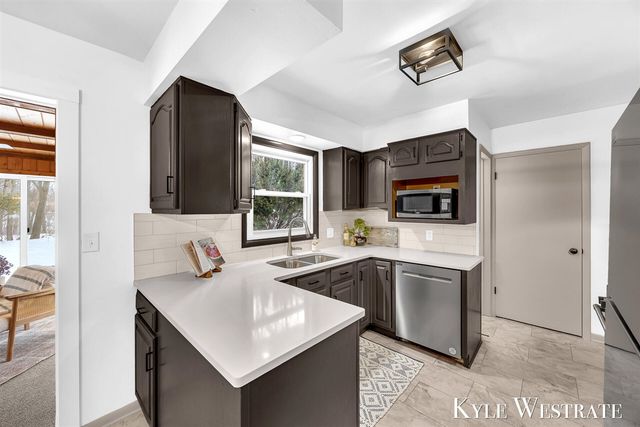 3349 Chevy Chase Street, Grand Rapids, MI 49546