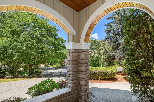 26817 SE 22nd Court, Sammamish, WA 98075