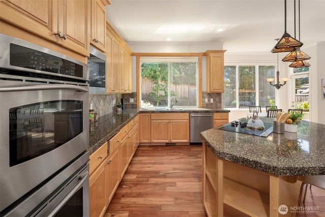 26817 SE 22nd Court, Sammamish, WA 98075