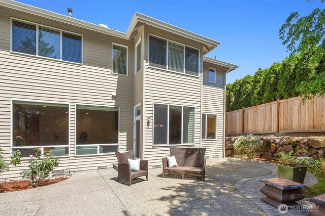 26817 SE 22nd Court, Sammamish, WA 98075