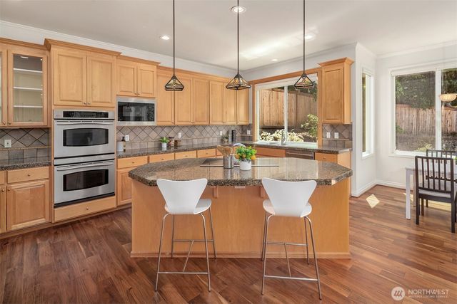 26817 SE 22nd Court, Sammamish, WA 98075