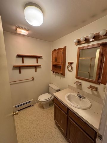 100 Roper St D, Lowell, MA 01852