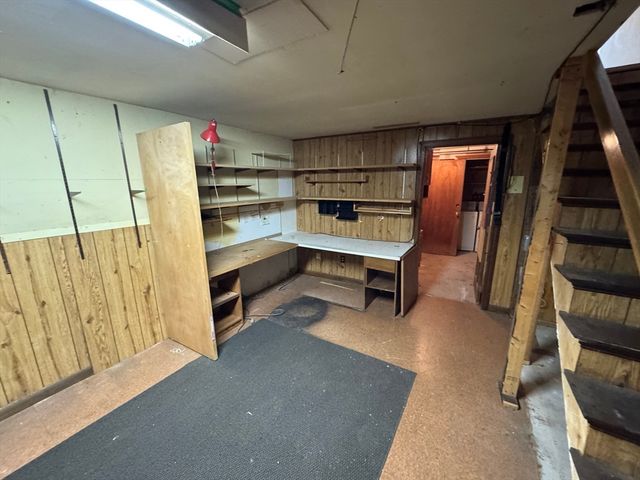 100 Roper St D, Lowell, MA 01852