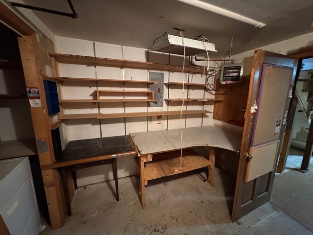 100 Roper St D, Lowell, MA 01852