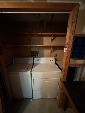 100 Roper St D, Lowell, MA 01852