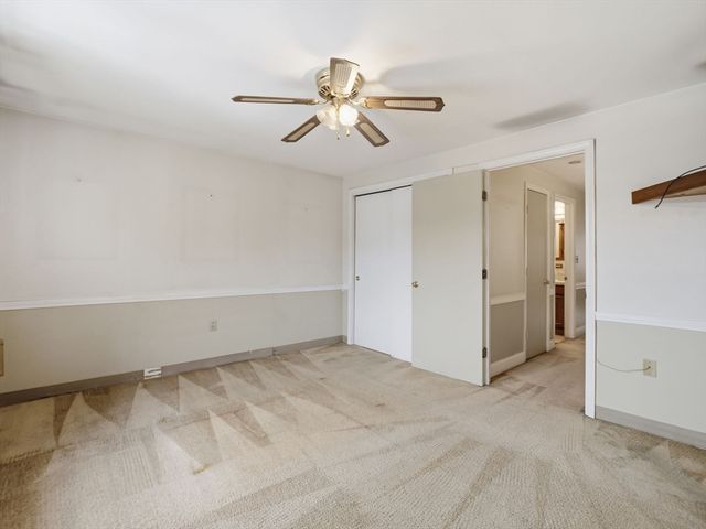 100 Roper St D, Lowell, MA 01852
