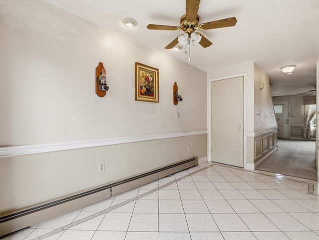 100 Roper St D, Lowell, MA 01852