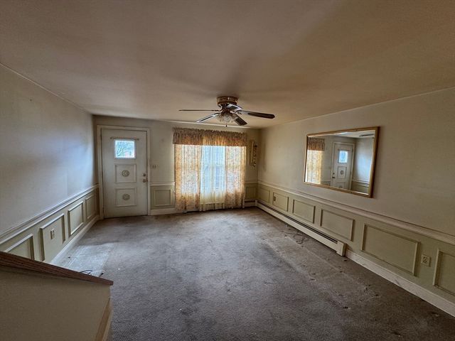 100 Roper St D, Lowell, MA 01852