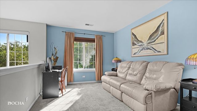 39 S Oakhurst Drive, Aurora, IL 60504
