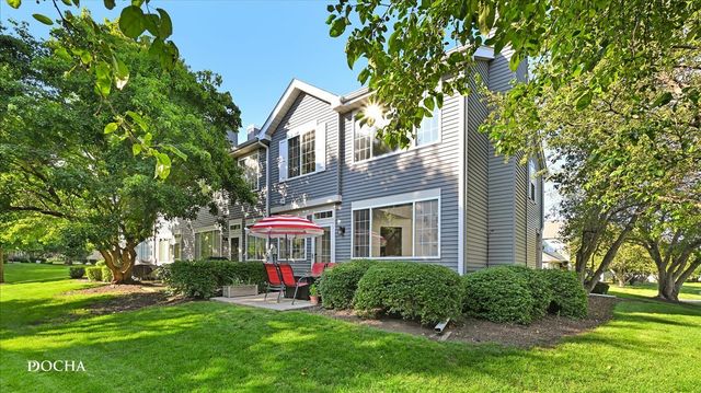 39 S Oakhurst Drive, Aurora, IL 60504