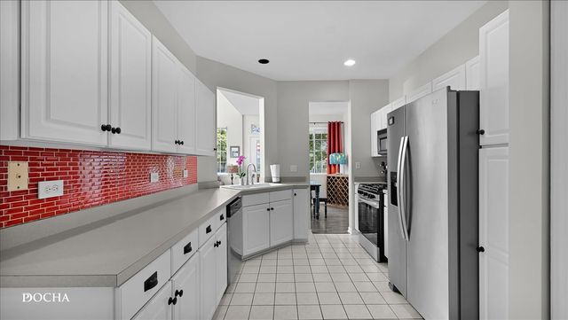 39 S Oakhurst Drive, Aurora, IL 60504