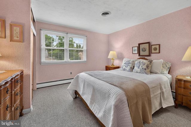 13 FLORENCE AVE, Marlton, NJ 08053