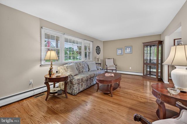 13 FLORENCE AVE, Marlton, NJ 08053