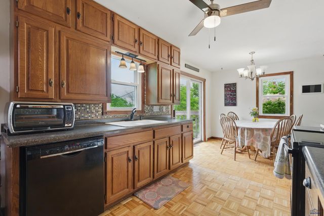 218 OAKLAND, Rapid City, SD 57701