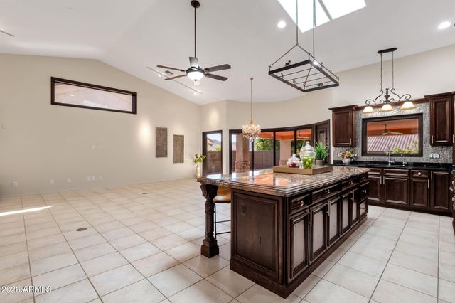 1837 E MARILYN Road, Phoenix, AZ 85022