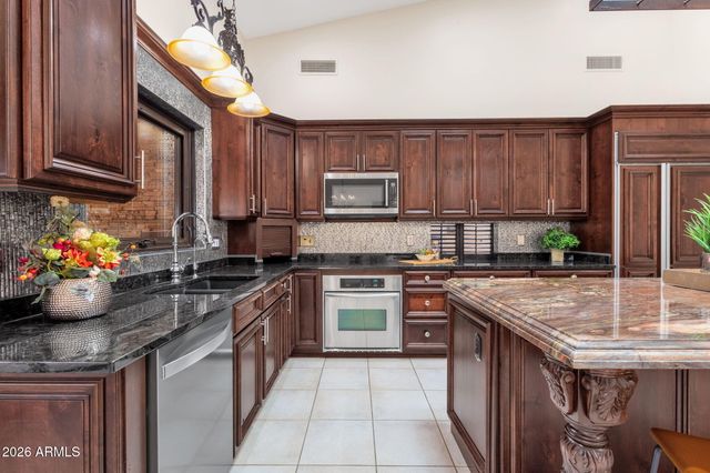 1837 E MARILYN Road, Phoenix, AZ 85022