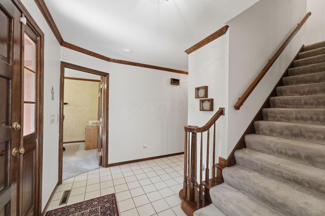 2347 Collins Drive, Worthington, OH 43085