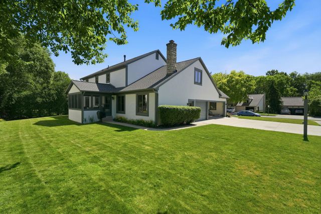 2347 Collins Drive, Worthington, OH 43085