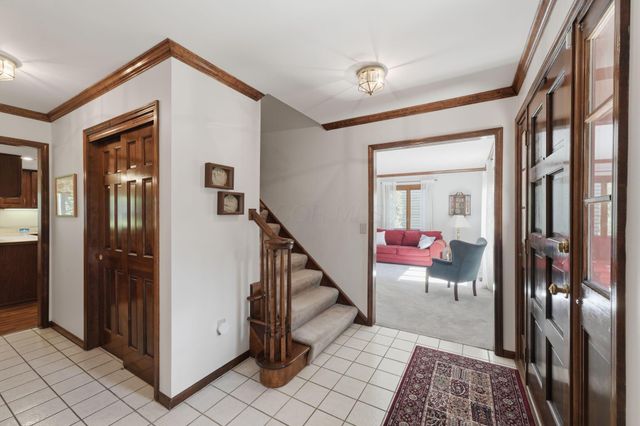 2347 Collins Drive, Worthington, OH 43085