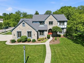 2347 Collins Drive, Worthington, OH 43085